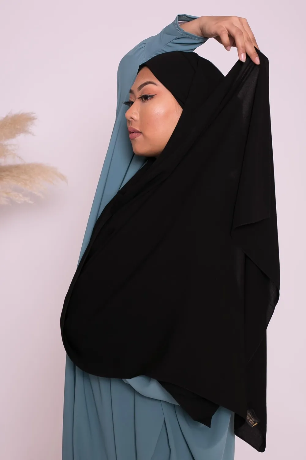 Hijab listo para atar seda medina negra
